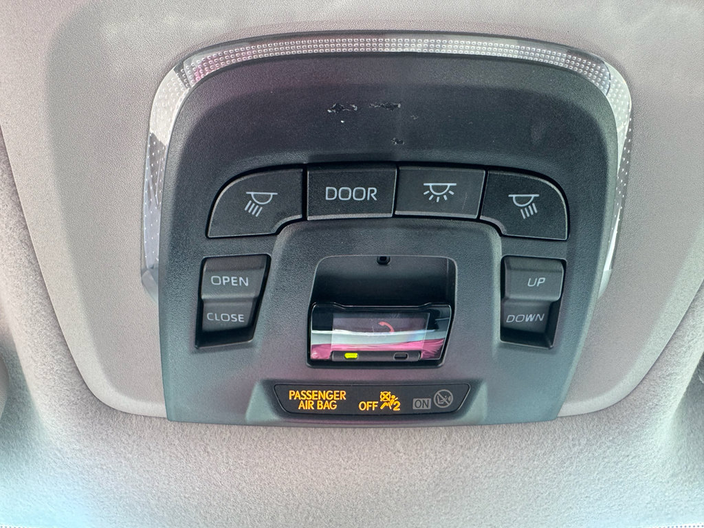 Used 2025 Toyota Corolla Cross LE w/ Moonroof Package FWD image 21