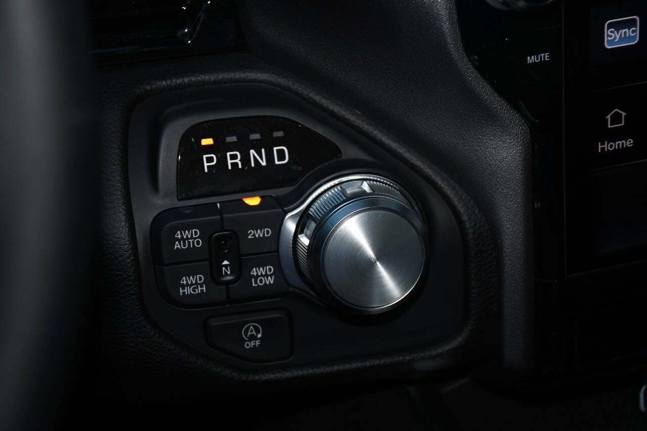 Used 2025 RAM 1500 Laramie AWD/4WD image 37