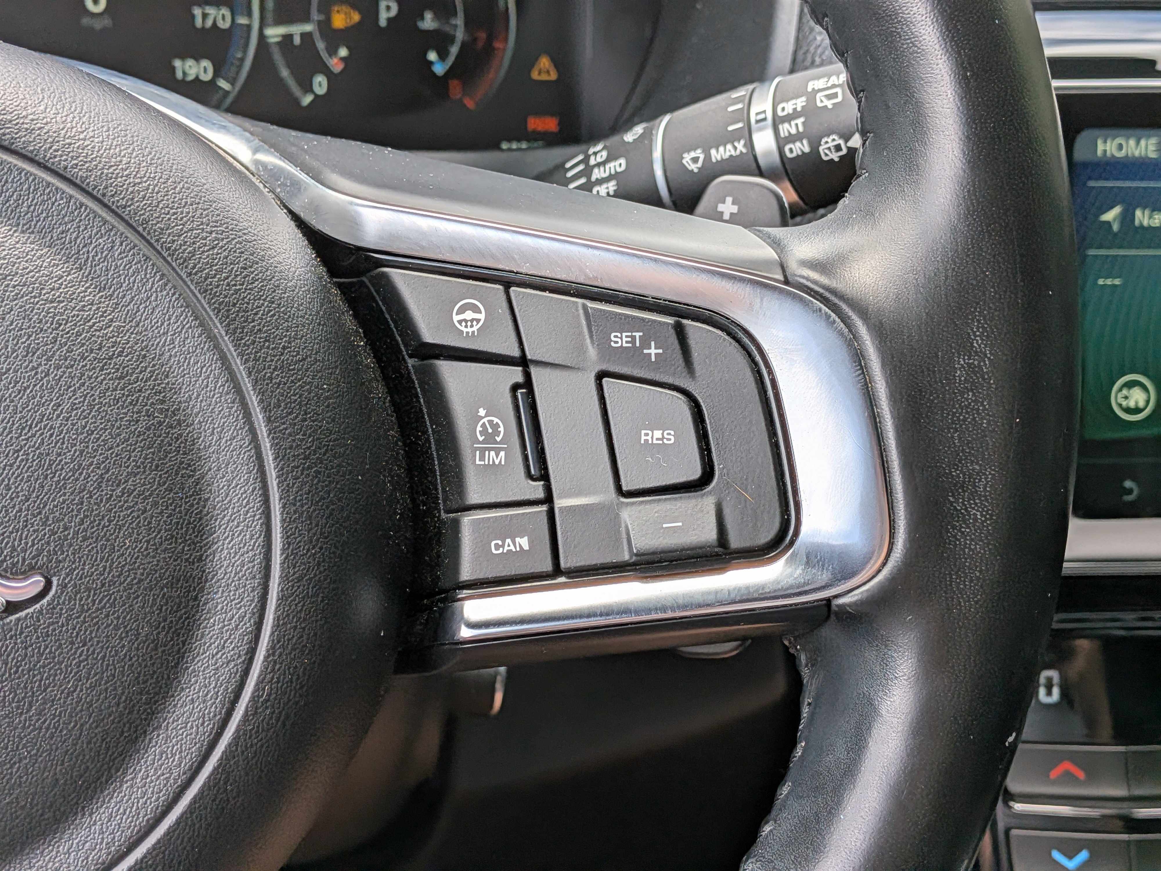 Used 2018 Jaguar F-PACE Prestige AWD/4WD image 27