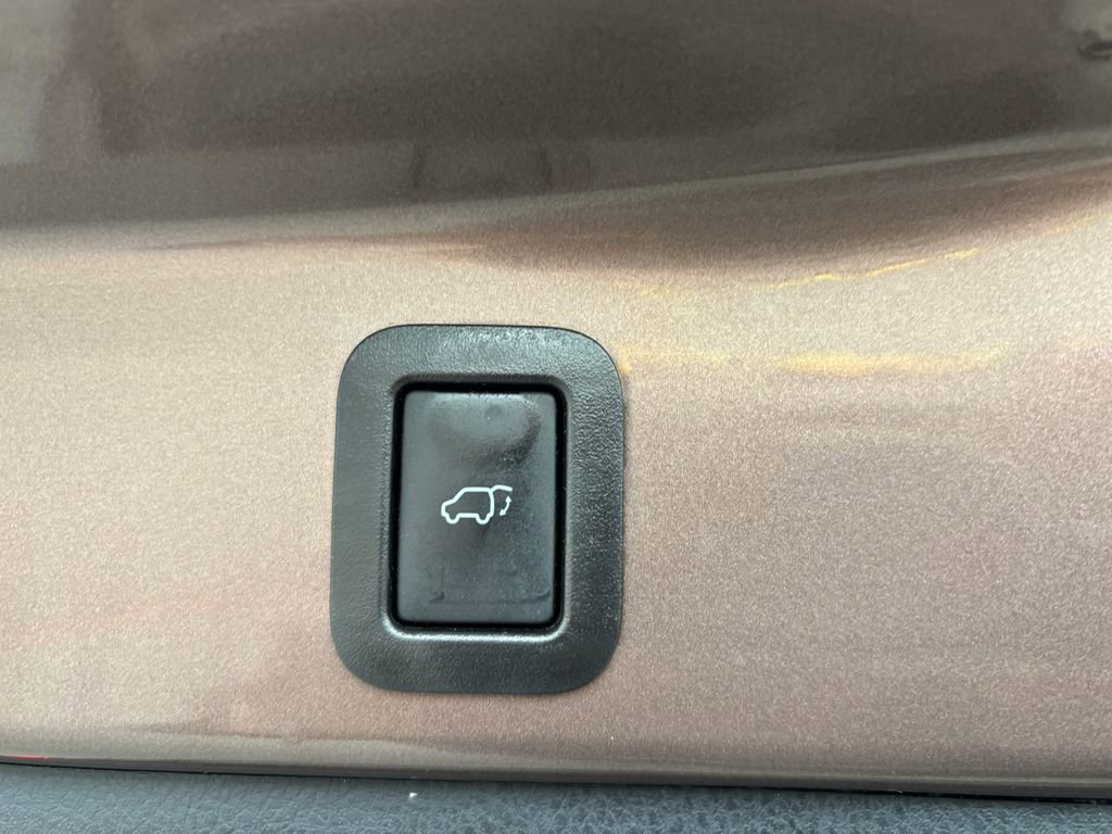Used 2019 Toyota Highlander XLE image 32