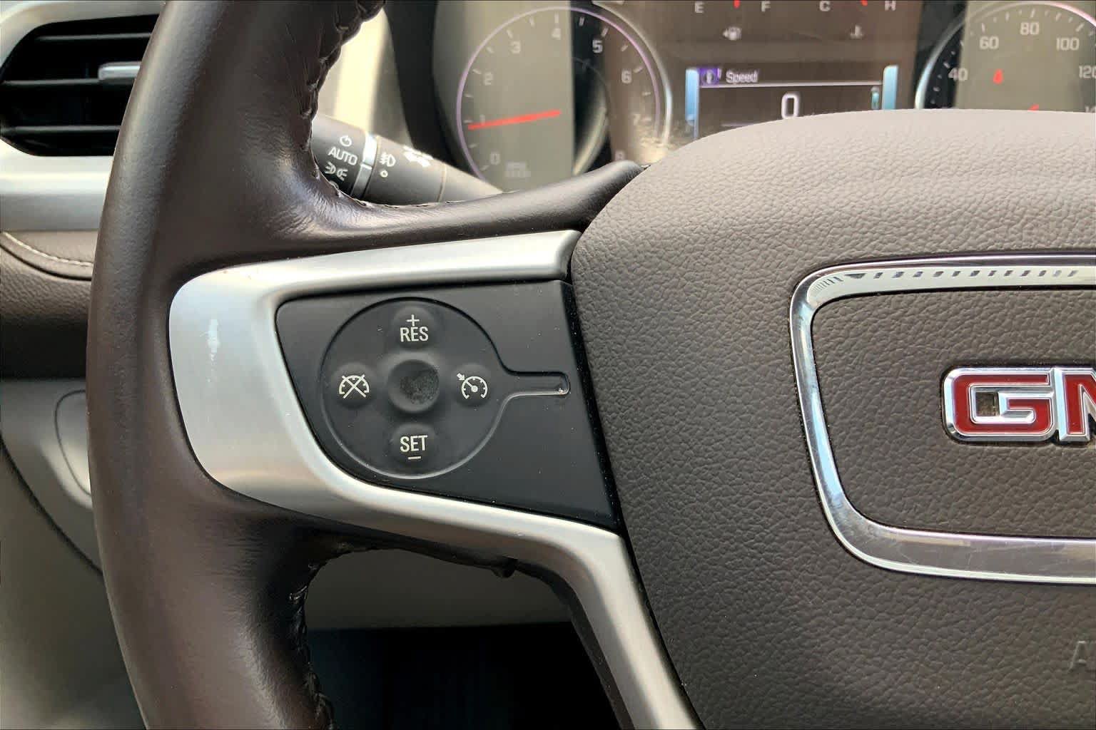 Used 2018 GMC Acadia SLT FWD image 24