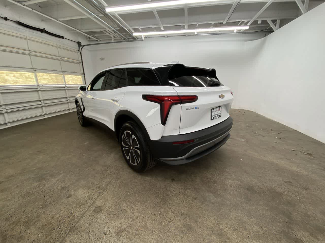 Used 2024 Chevrolet Blazer EV LT AWD/4WD image 4
