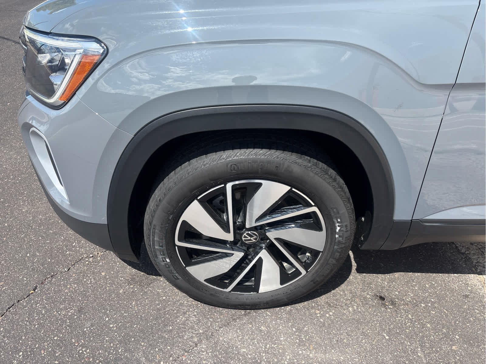 Used 2025 Volkswagen Atlas SE AWD/4WD image 32