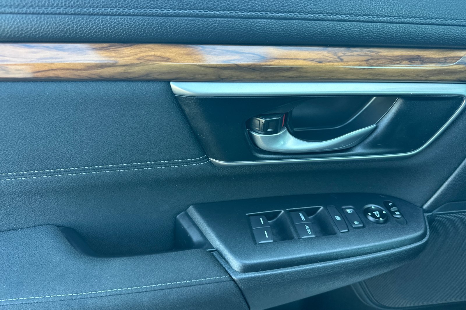 Used 2020 Honda CR-V EX image 11