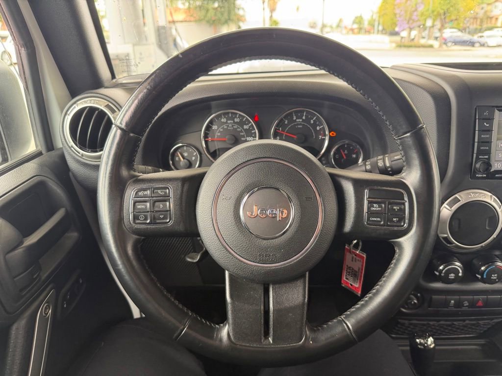 Used 2018 Jeep Wrangler Unlimited Sahara w/ Connectivity Group AWD/4WD image 6