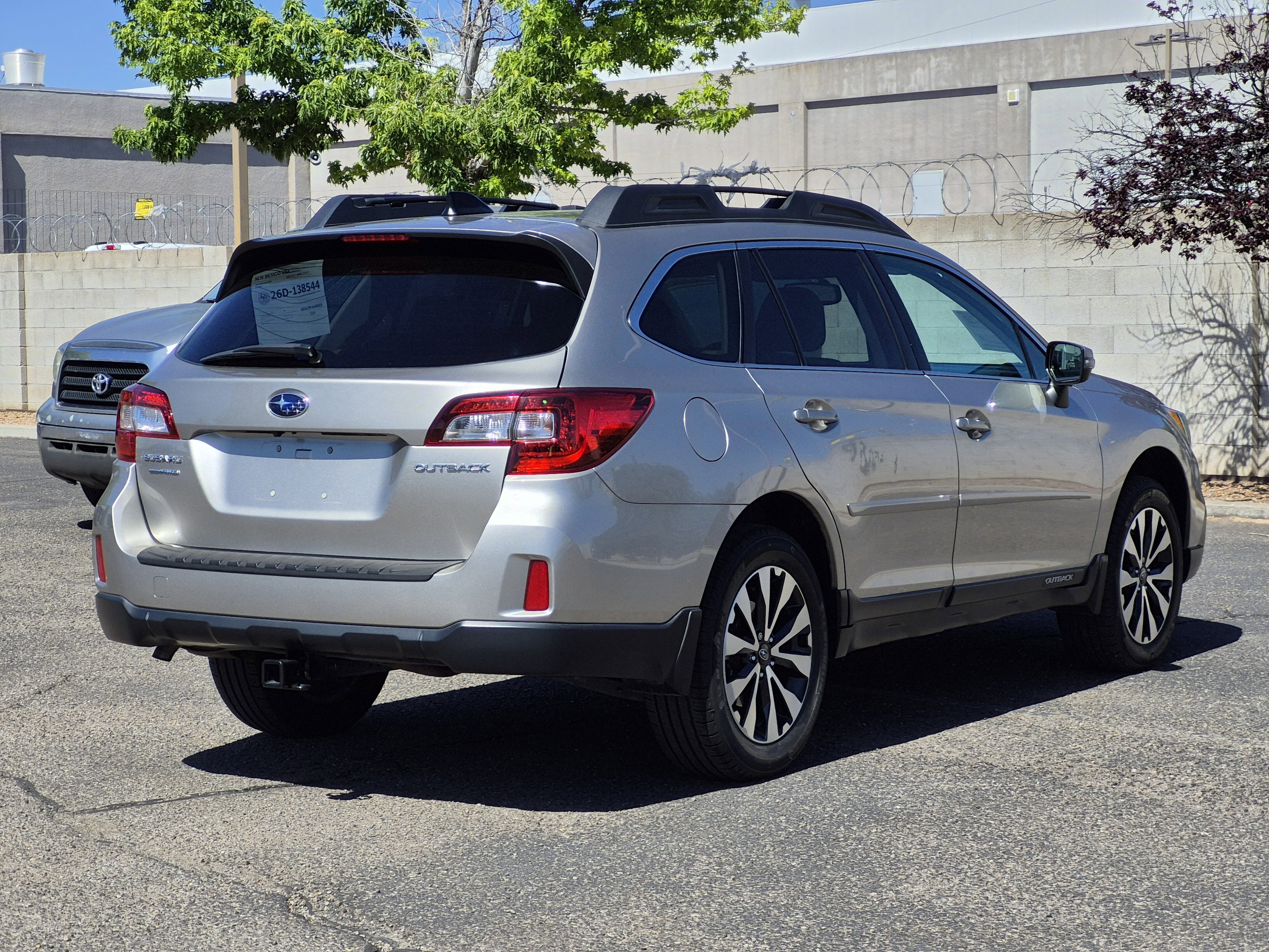 Used 2016 Subaru Outback 2.5i Limited AWD/4WD image 7