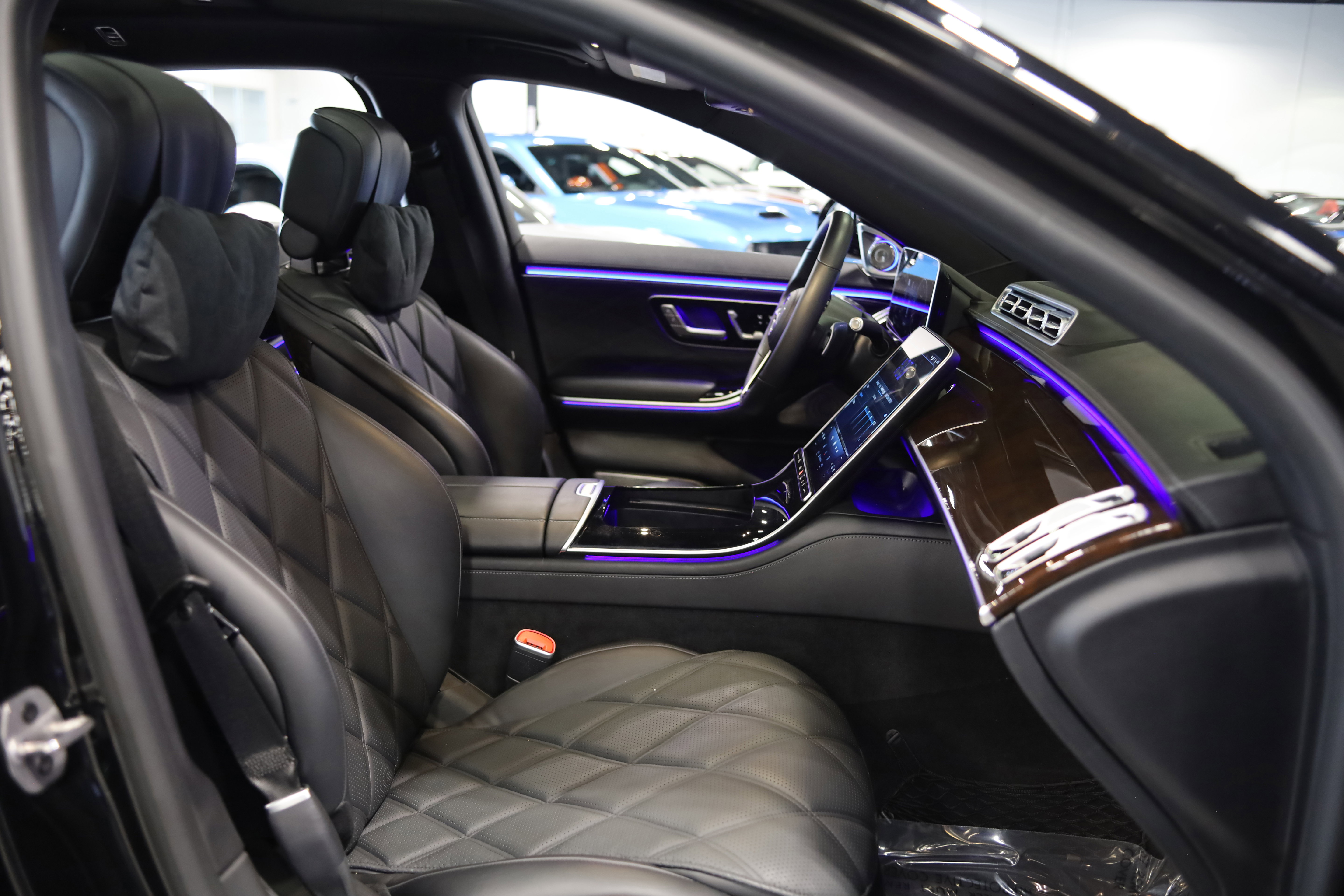 Used 2023 Mercedes-Benz Maybach S 680 4MATIC w/ Manufaktur Leather Package image 46