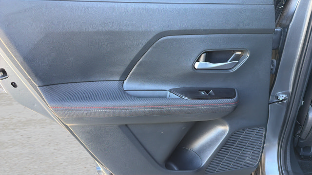 Used 2025 Nissan Kicks SR w/ Illumination Package FWD image 33