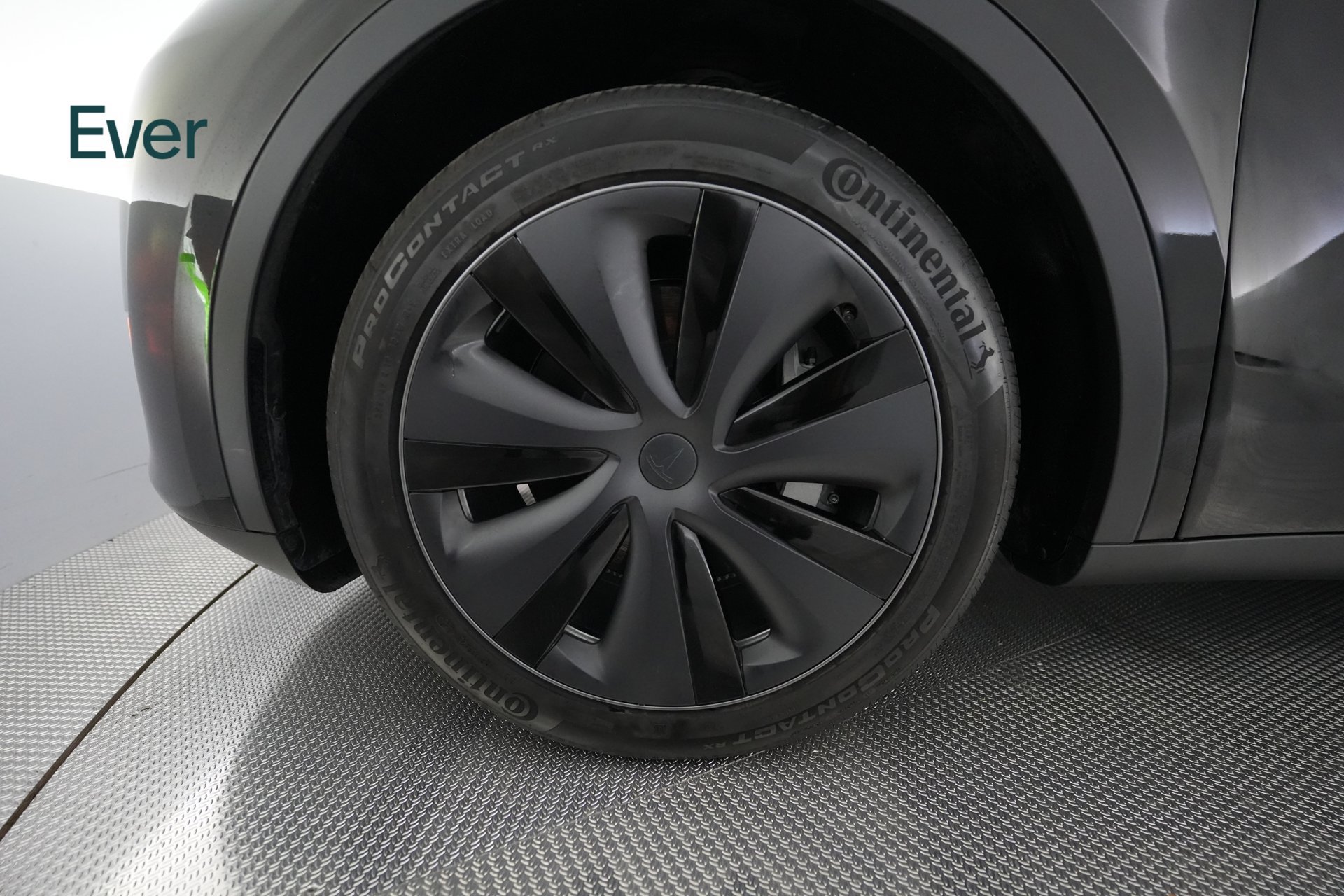 Used 2025 Tesla Model Y Long Range RWD image 19