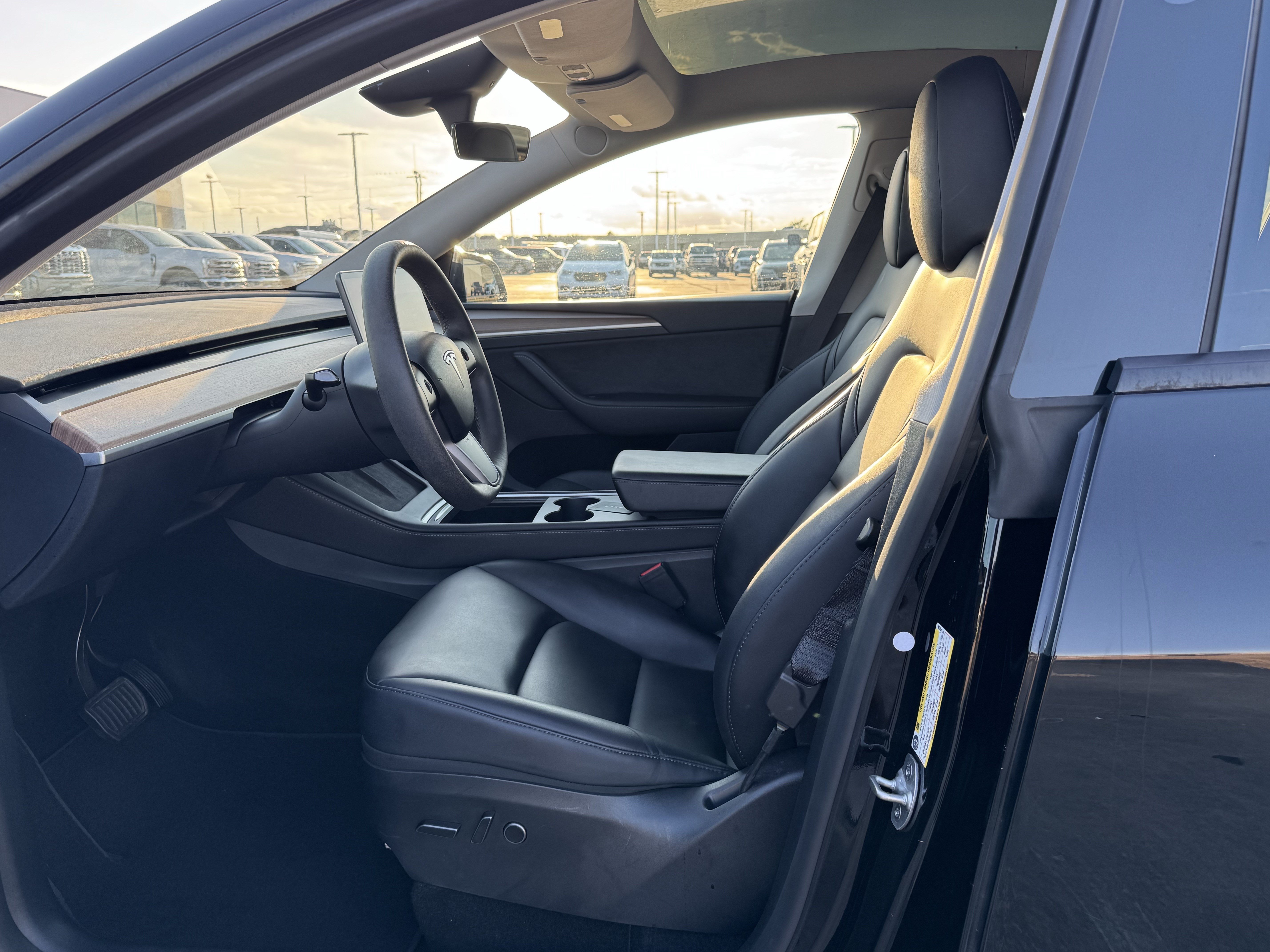 Used 2023 Tesla Model Y Long Range AWD/4WD image 15