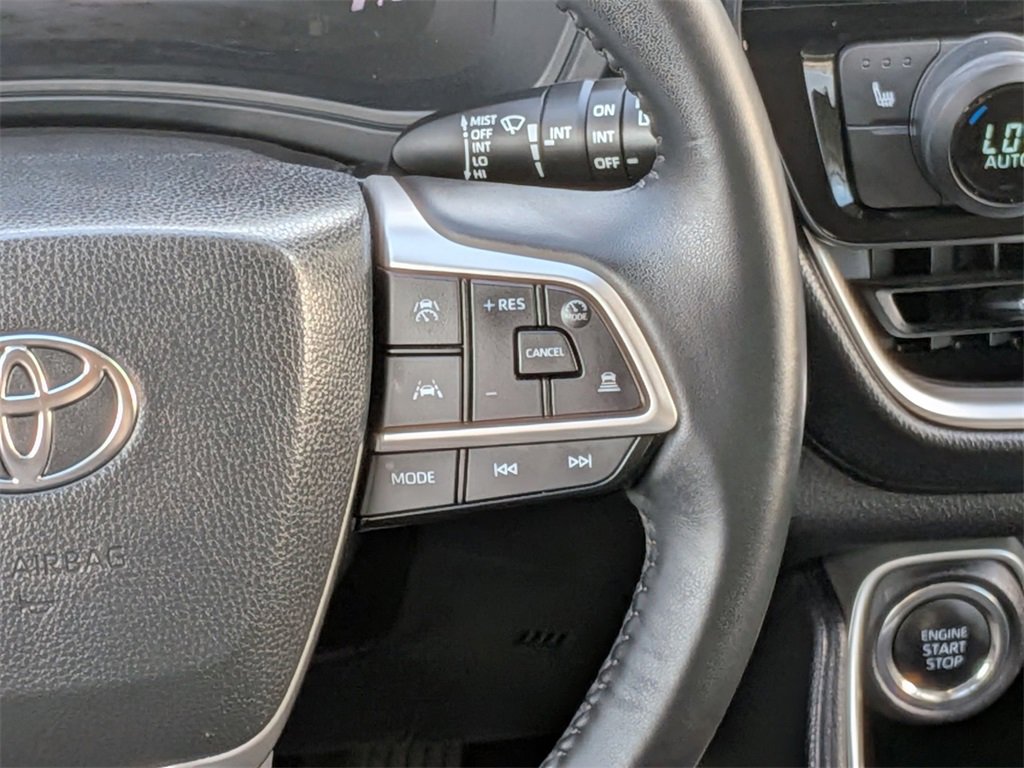 Used 2025 Toyota Grand Highlander AWD image 19