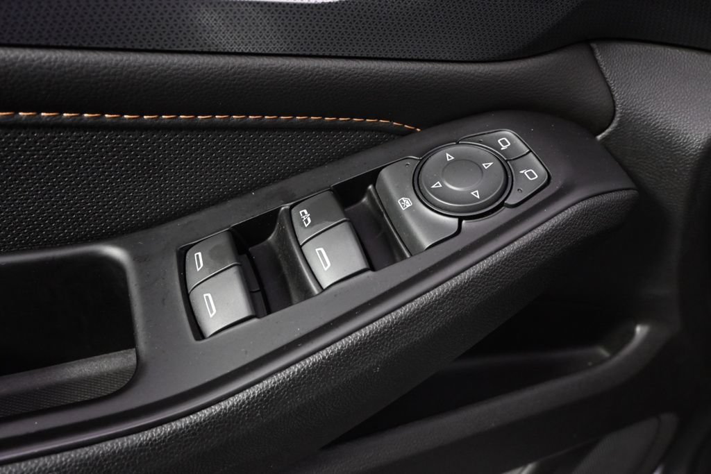 Used 2018 Chevrolet Traverse Premier w/ Redline Edition AWD/4WD image 24