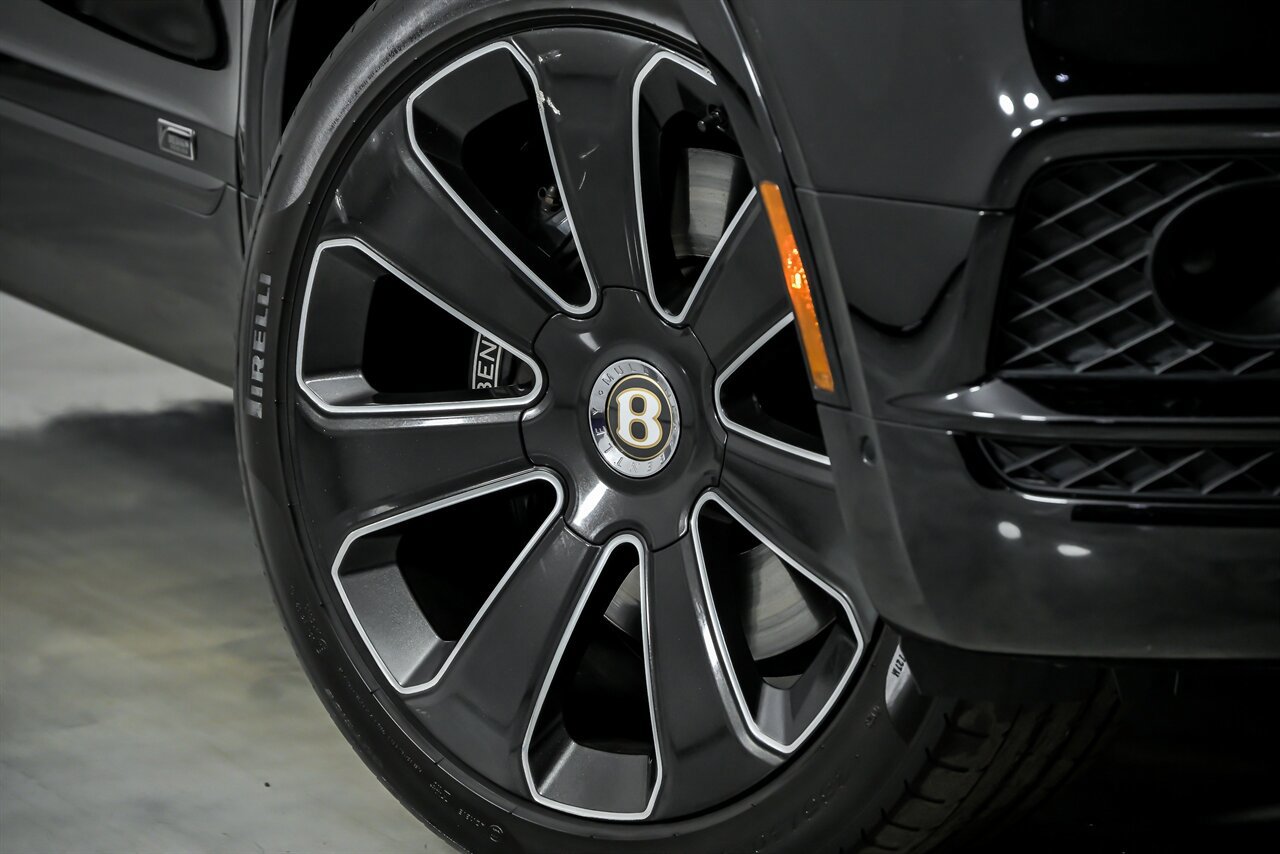 Used 2020 Bentley Bentayga Design Series image 3