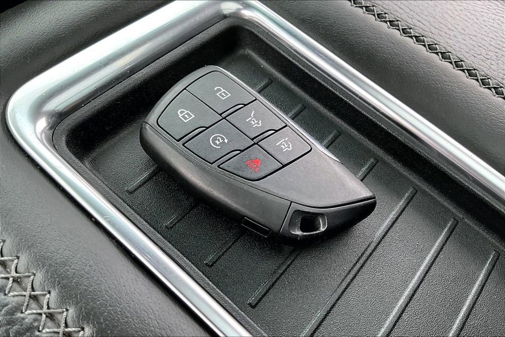Used 2024 GMC Yukon XL Denali RWD image 36