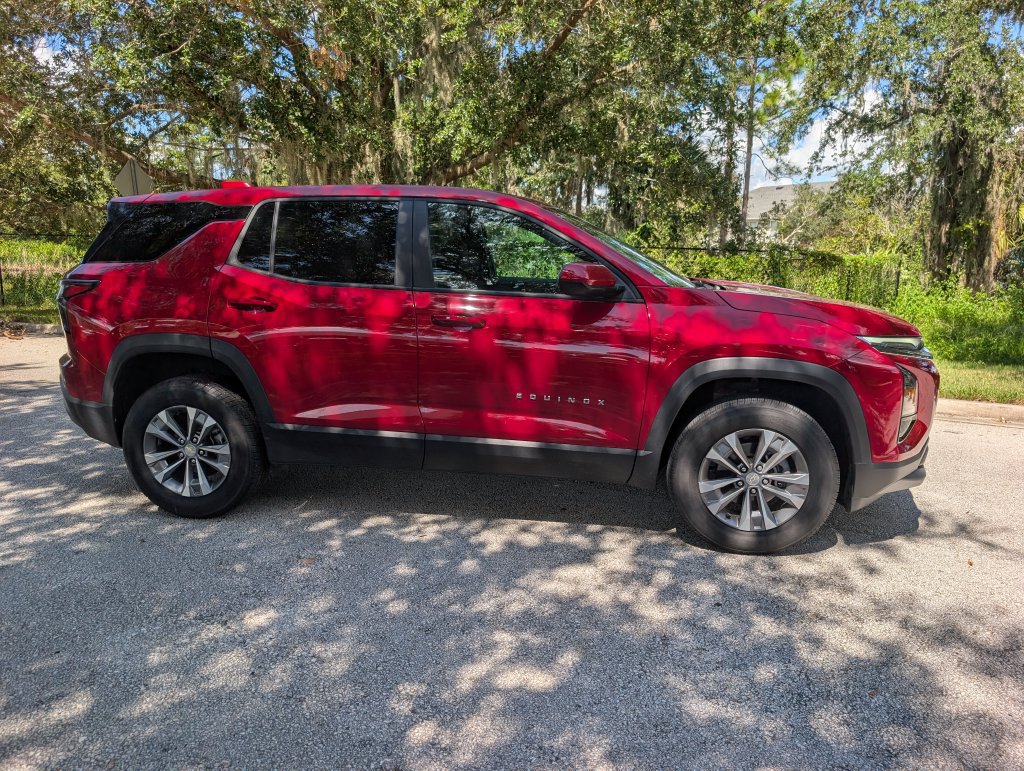 Used 2026 Chevrolet Equinox LT FWD image 10