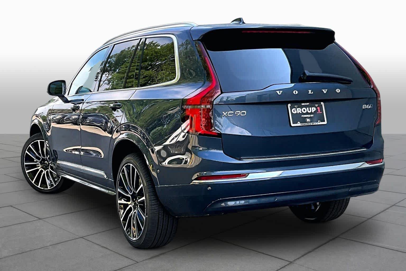 New 2026 Volvo XC90 B6 Plus w/ Protection Package Premier AWD/4WD image 3