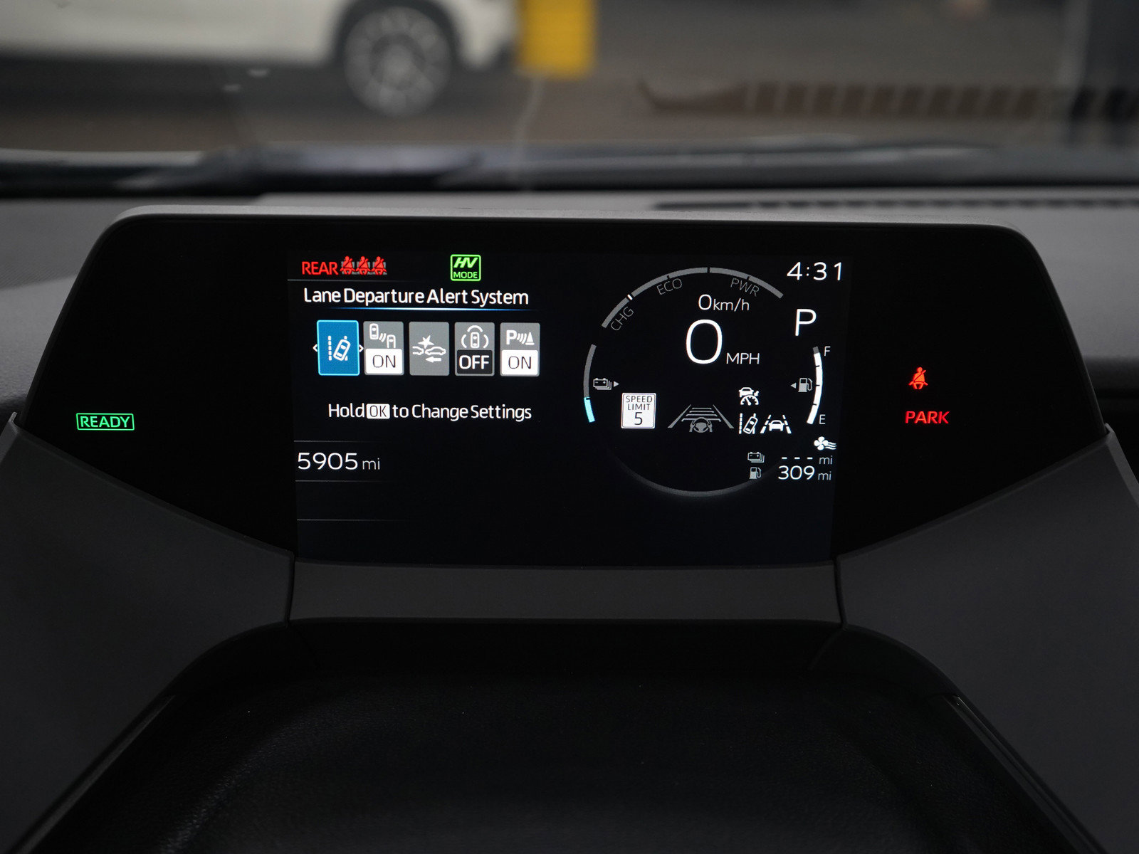 Used 2025 Toyota Prius Plug-In Hybrid image 24