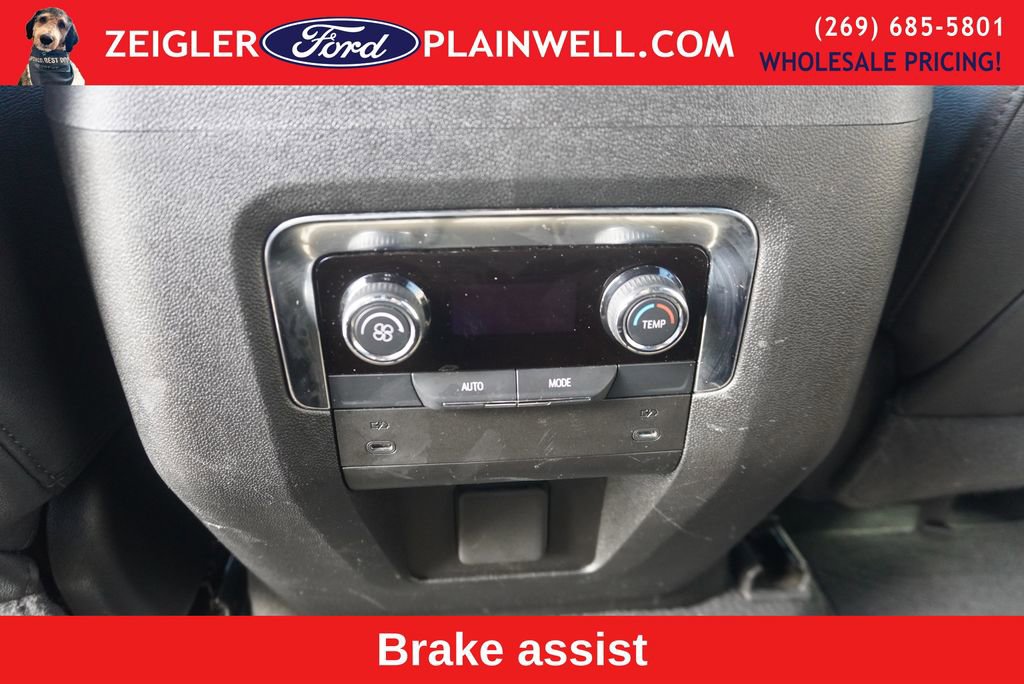 Used 2025 Chevrolet Suburban Z71 image 16