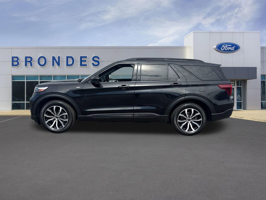 Used 2022 Ford Explorer ST-Line w/ Class IV Trailer Tow Package image 1