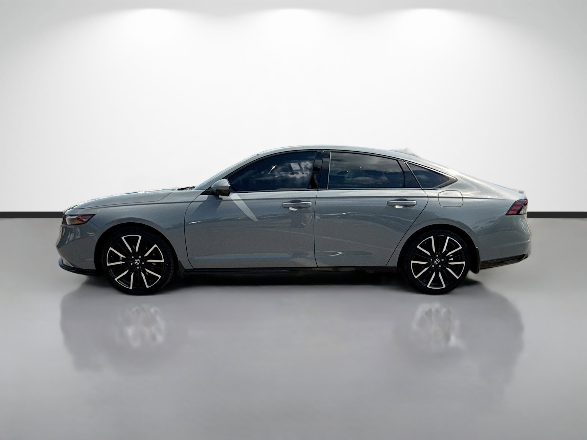 Used 2023 Honda Accord Touring image 6
