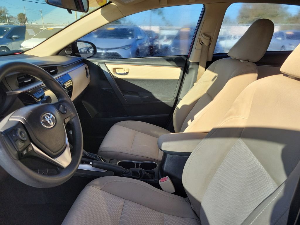 Used 2015 Toyota Corolla LE image 16