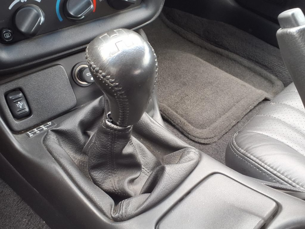 Used 2002 Chevrolet Camaro Z28 RWD image 18