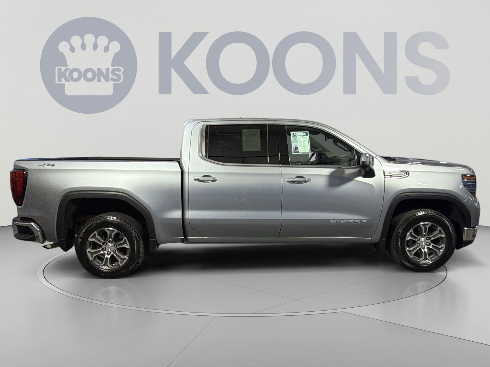 Used 2025 GMC Sierra 1500 SLT AWD/4WD image 8