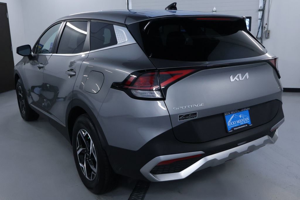 Used 2024 Kia Sportage LX image 5