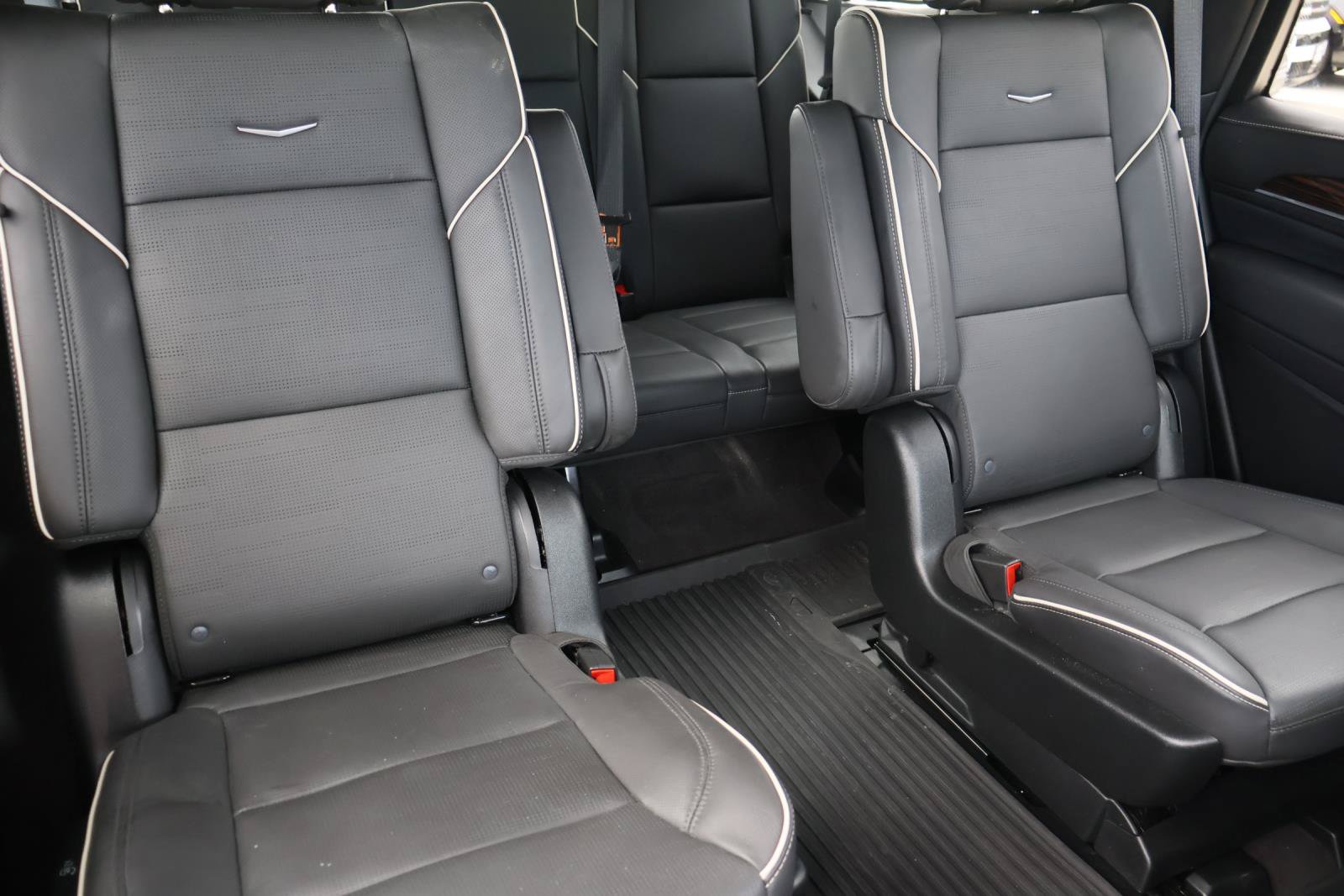 Certified 2024 Cadillac Escalade ESV Premium Luxury RWD image 58