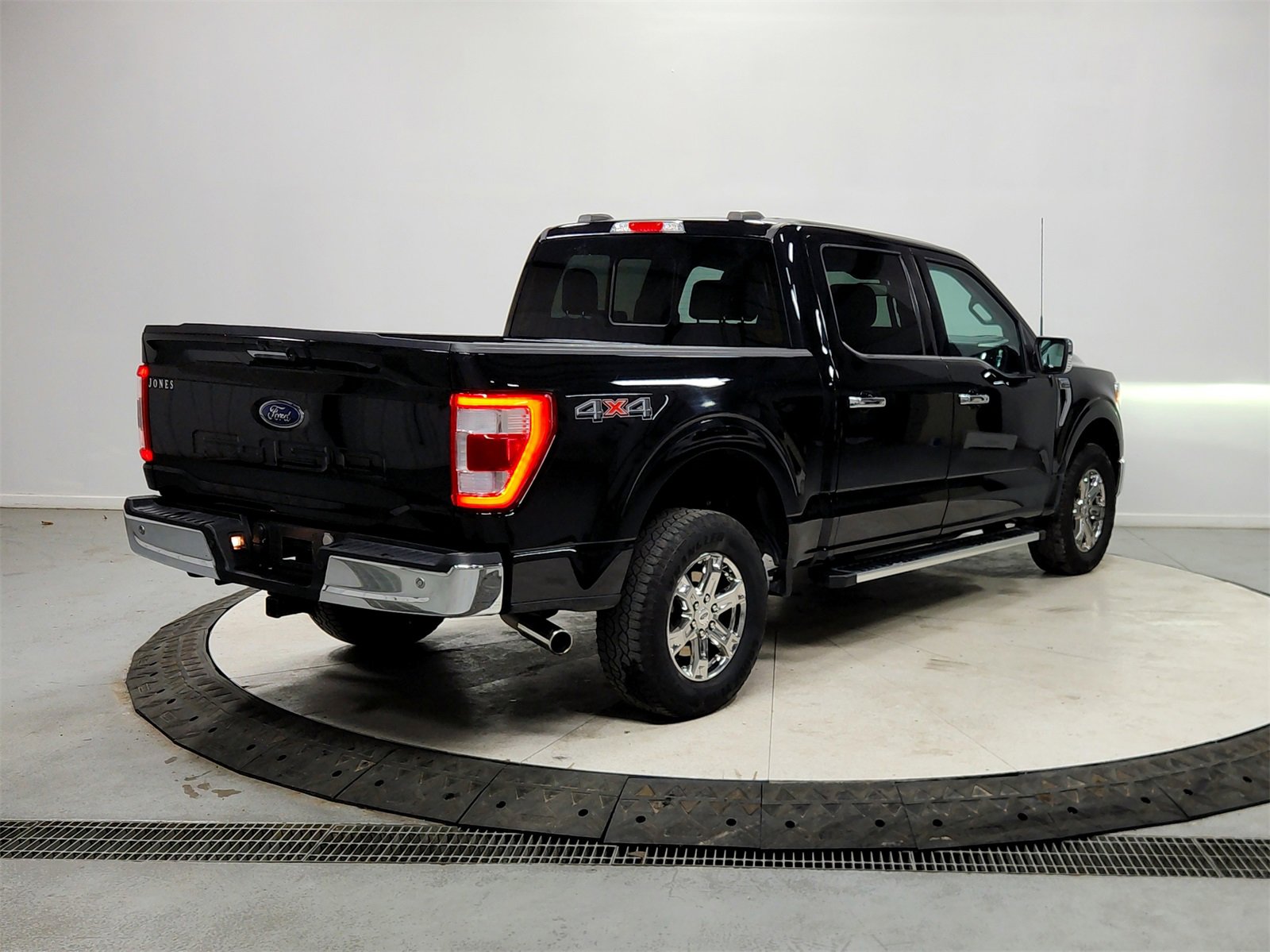 Used 2023 Ford F150 Lariat image 7