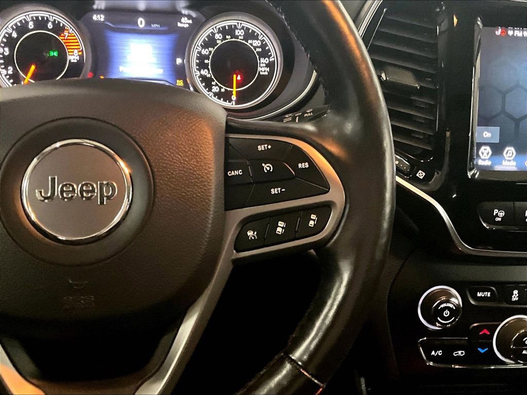 Used 2021 Jeep Cherokee Limited image 24