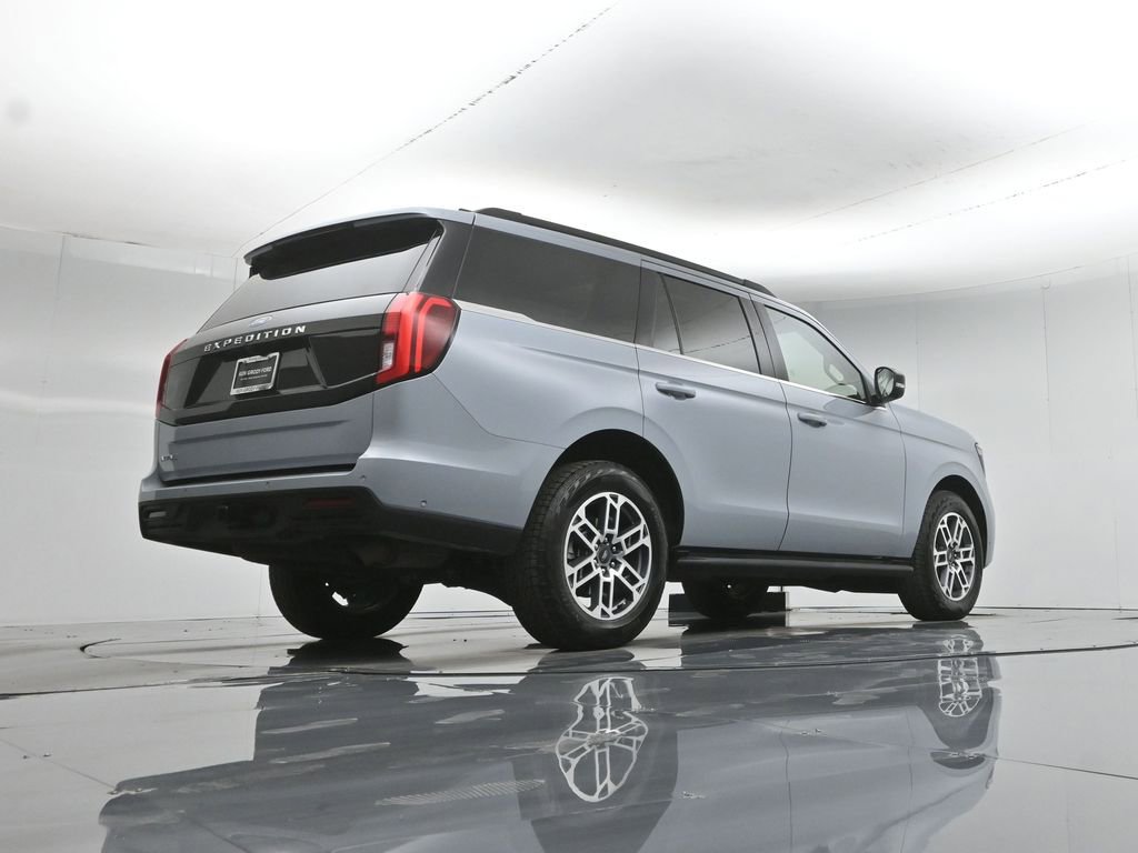 Used 2025 Ford Expedition Active image 49