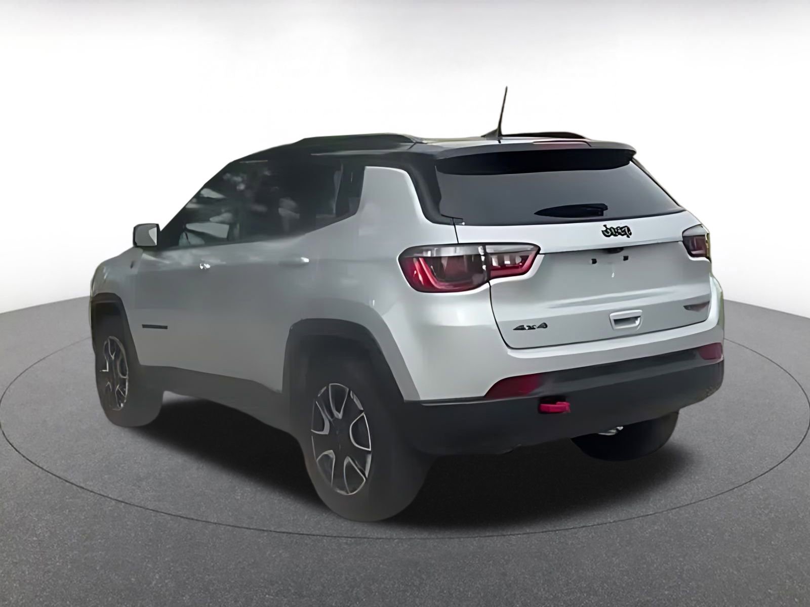 Used 2025 Jeep Compass Trailhawk image 10