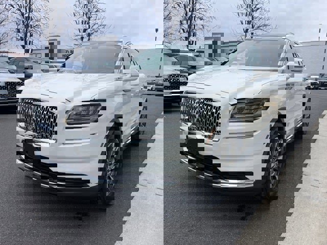 Used 2022 Lincoln Nautilus Reserve w/ Cargo Utility Package image 3