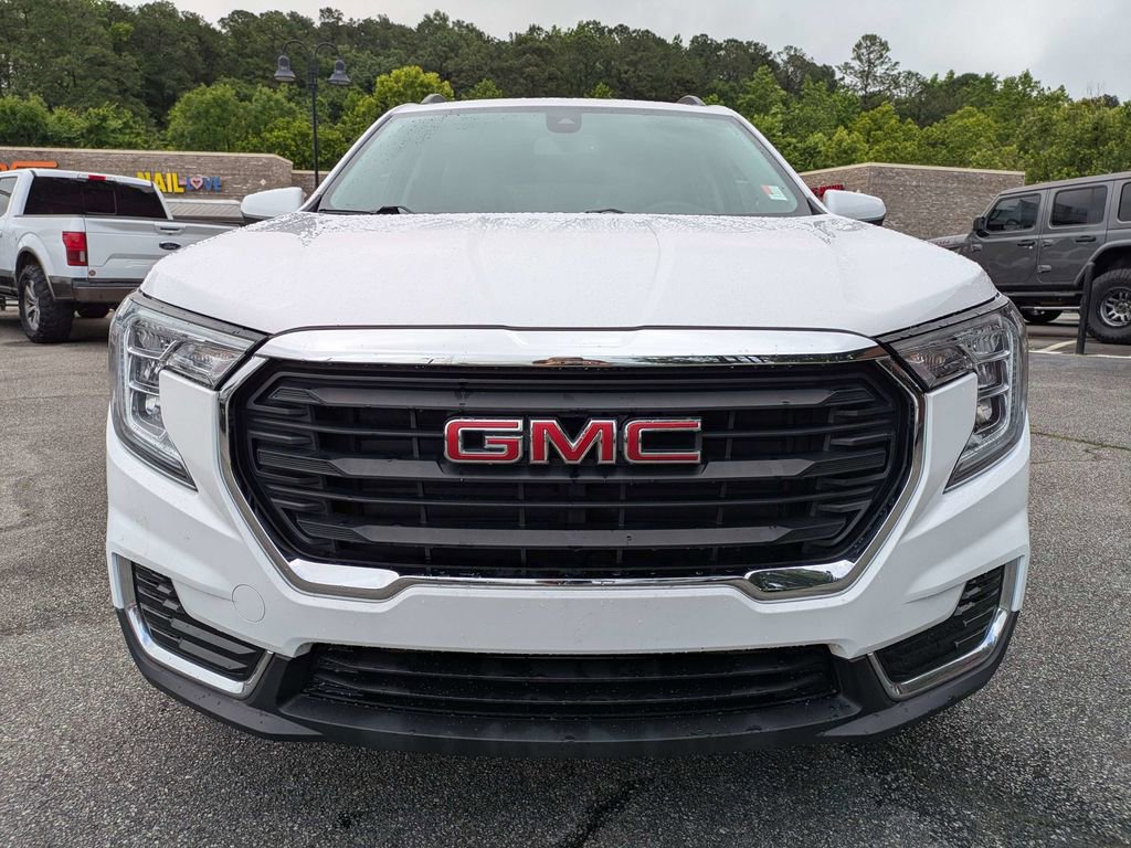 Used 2022 GMC Terrain SLE w/ Driver Convenience Package FWD image 8