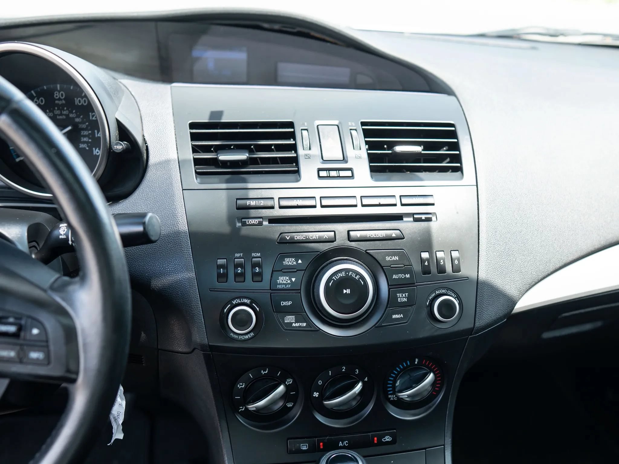 Used 2012 MAZDA MAZDA3 i Touring FWD image 23
