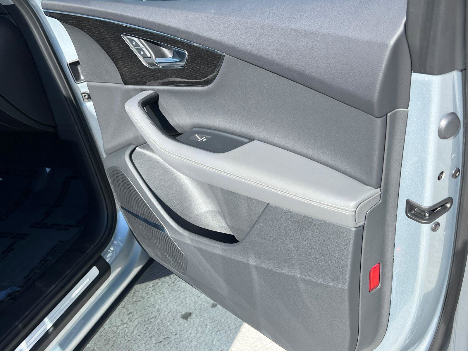 Certified 2025 Audi Q7 2.0T Premium Plus w/ Premium Plus Package image 14