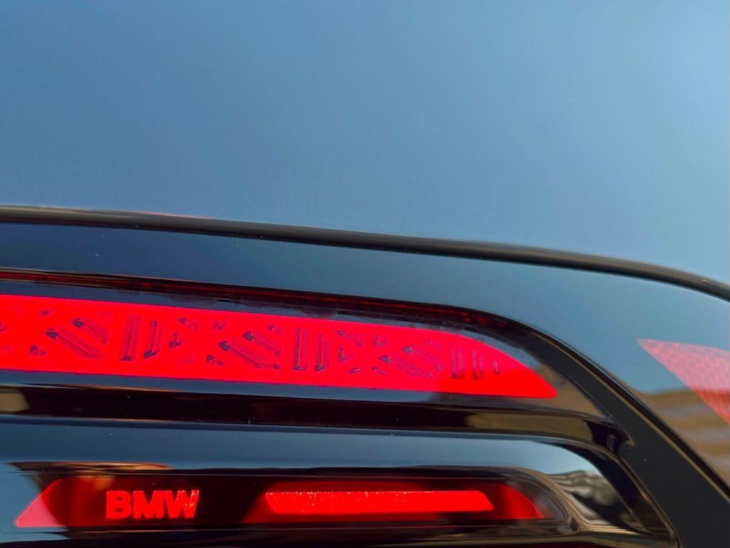 Used 2024 BMW X7 xDrive40i w/ Premium Package image 13