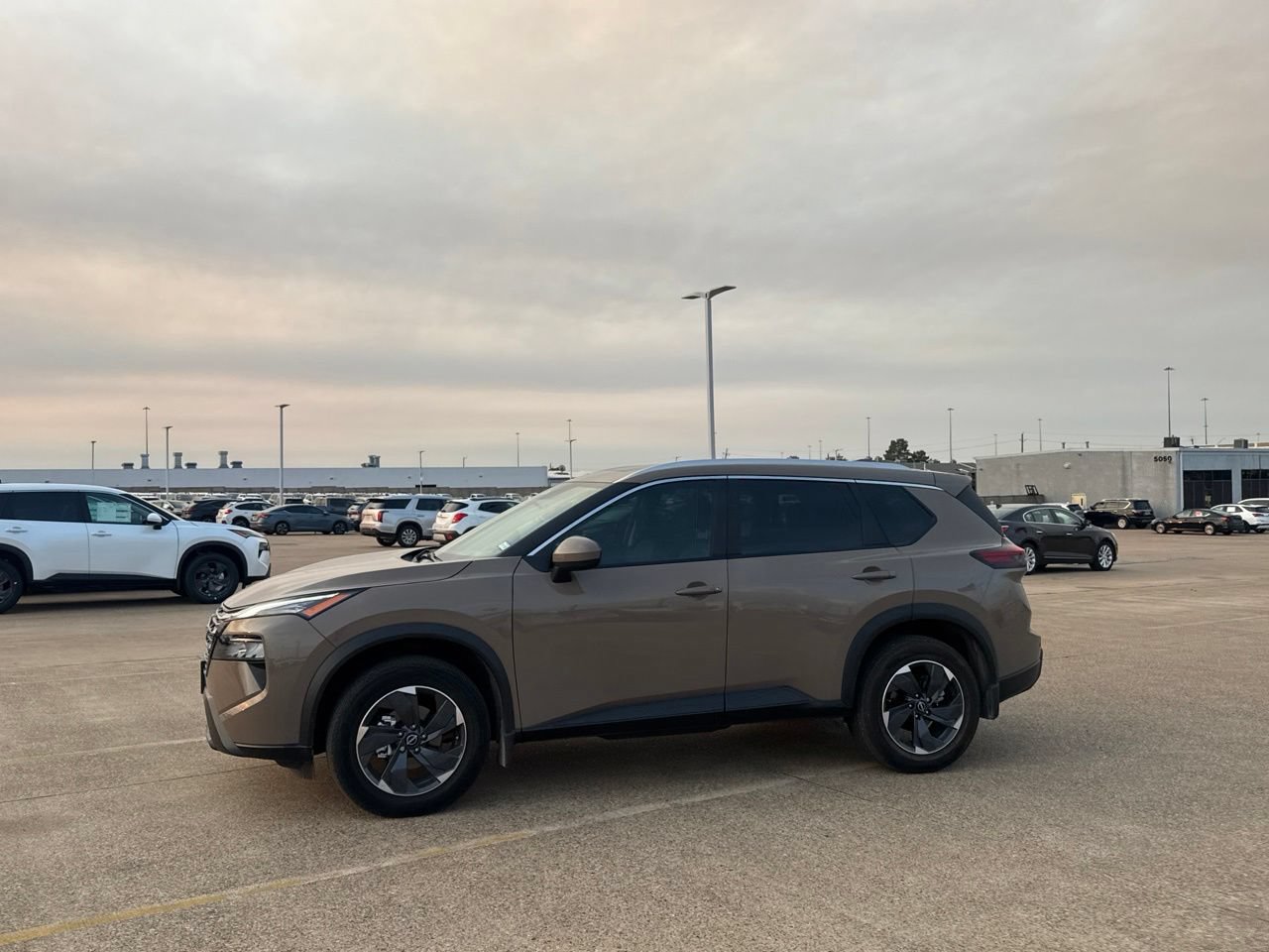 Certified 2024 Nissan Rogue SV w/ SV Premium Package AWD/4WD image 13