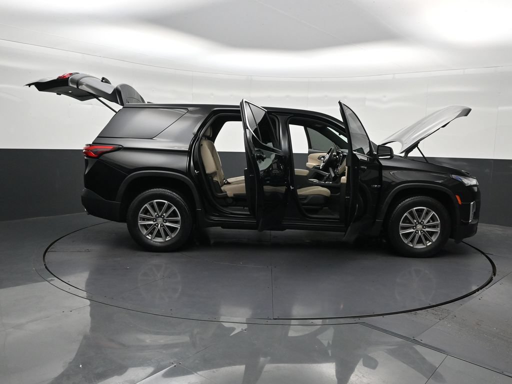 Used 2023 Chevrolet Traverse LS FWD image 34