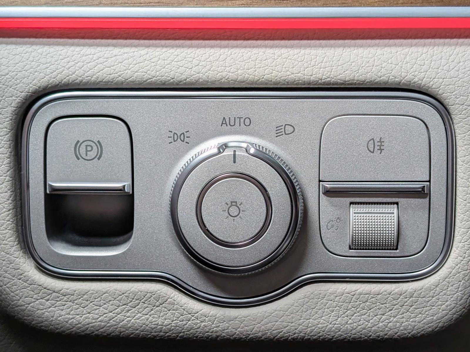 Used 2024 Mercedes-Benz GLE 350 4MATIC w/ AMG Line Exterior image 34