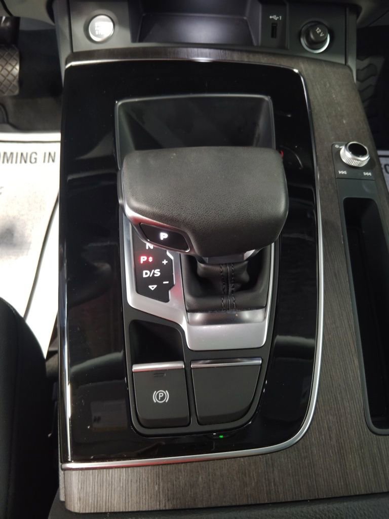 Used 2024 Audi Q5 2.0T Premium w/ Convenience Package image 20