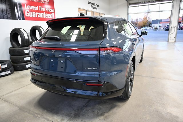 New 2025 Toyota Crown Signia image 6