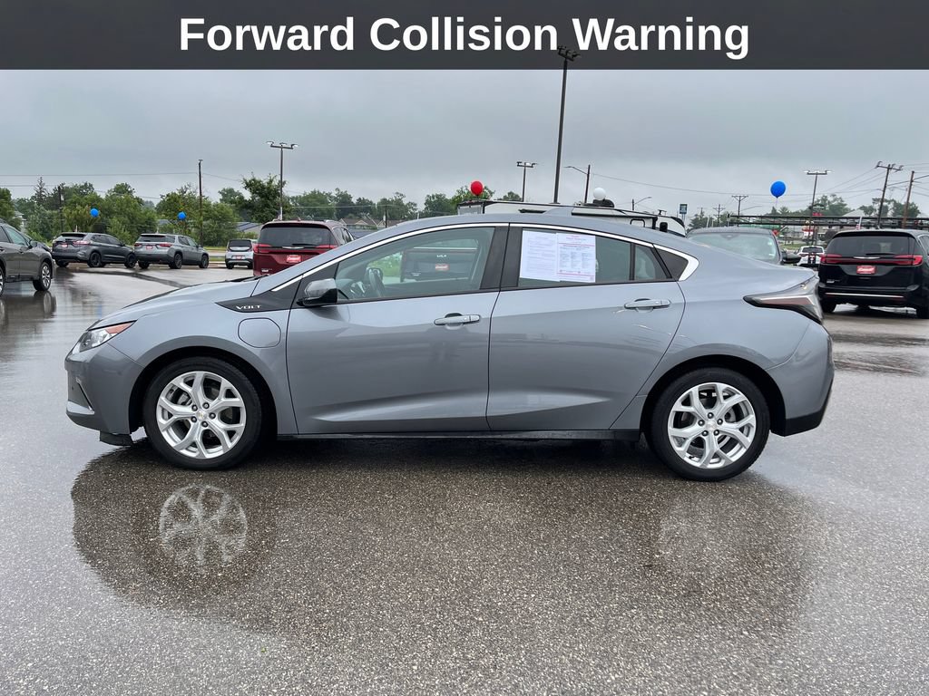 Used 2018 Chevrolet Volt Premier w/ Driver Confidence Package FWD image 2