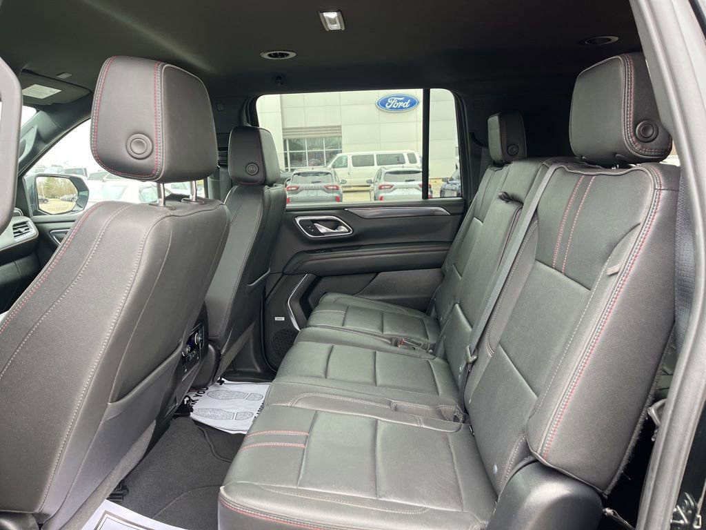 Used 2023 Chevrolet Suburban RST w/ Sport Performance Package image 16