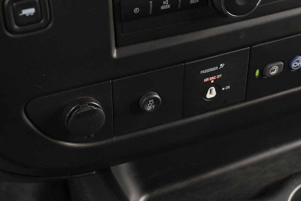 Used 2022 GMC Savana 3500 Extended w/ Driver Convenience Package image 30