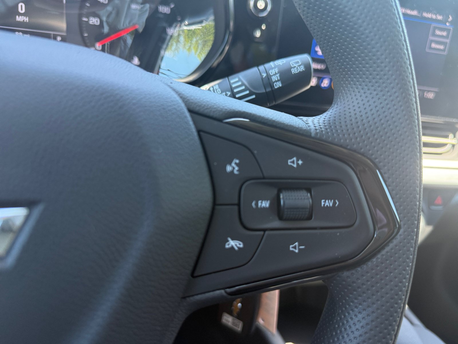 New 2026 Chevrolet Trax LS w/ LS Convenience Package FWD image 20