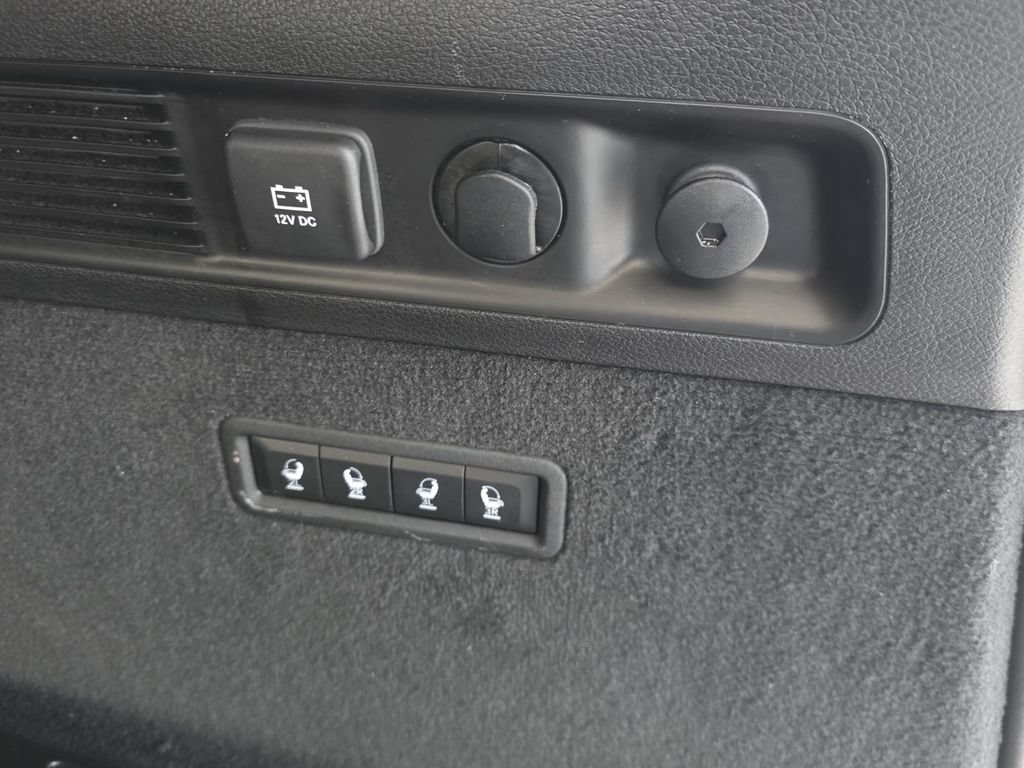 Used 2024 Jeep Grand Wagoneer Series III w/ Flexible Seating Group AWD/4WD image 14