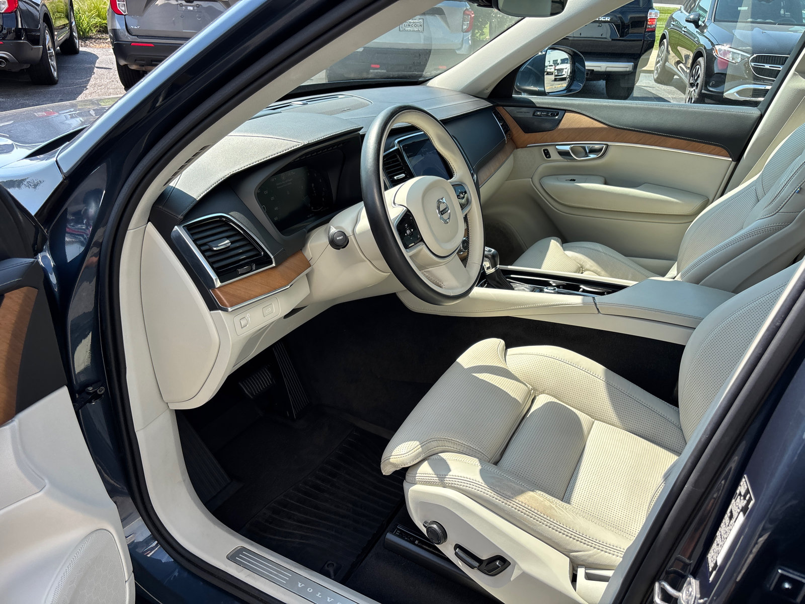 Used 2019 Volvo XC90 T6 Inscription w/ Advanced Package AWD/4WD image 23