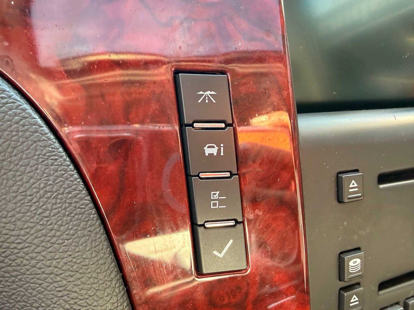 Used 2008 Cadillac Escalade EXT image 22